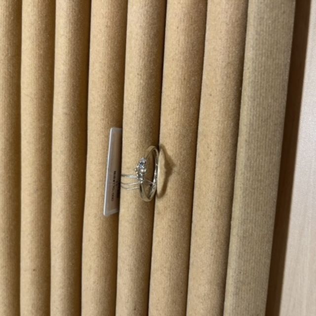 【TRECENTI(トレセンテ)の口コミ】 デザインが左右均等かつ程よく華やかで、高さもそこまで無くつけ心地が良…