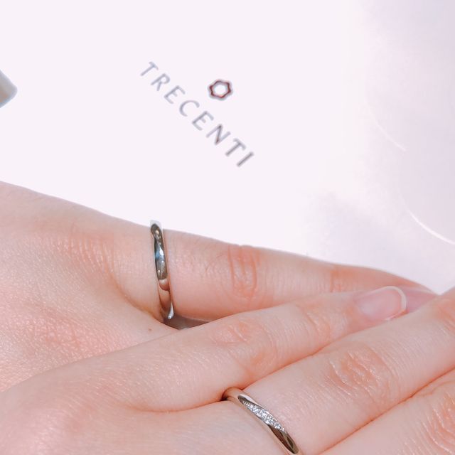 【TRECENTI(トレセンテ)の口コミ】 デザインがシンプルな一粒ダイヤのものとライン状にメレダイヤの入ってい…
