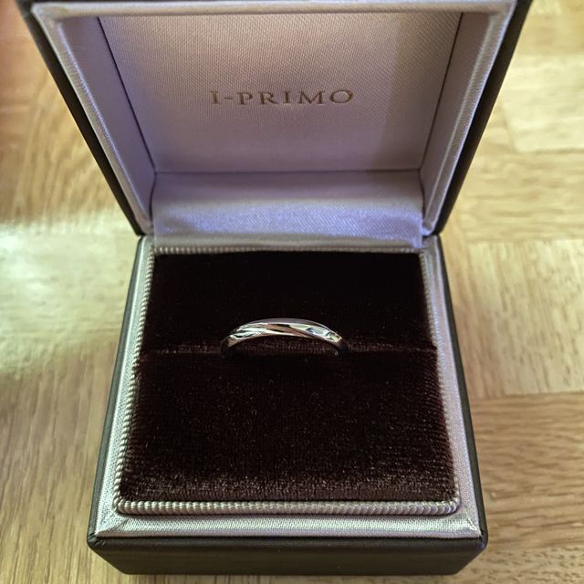 【アイプリモ(I-PRIMO)の口コミ】 色々なデザインの指輪がありましたが、彼女が気に入ったデザインのペアリ…
