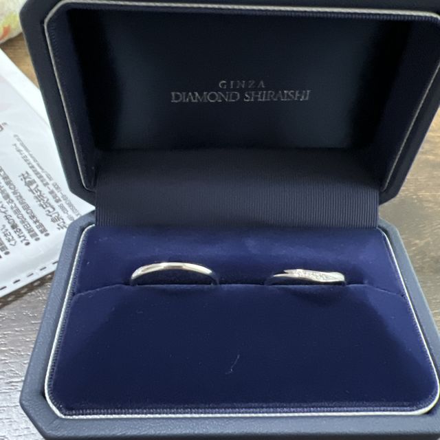 【銀座ダイヤモンドシライシの口コミ】 知人の紹介にて伺った際に、スタッフの対応が丁寧で私達の好みに合った指…