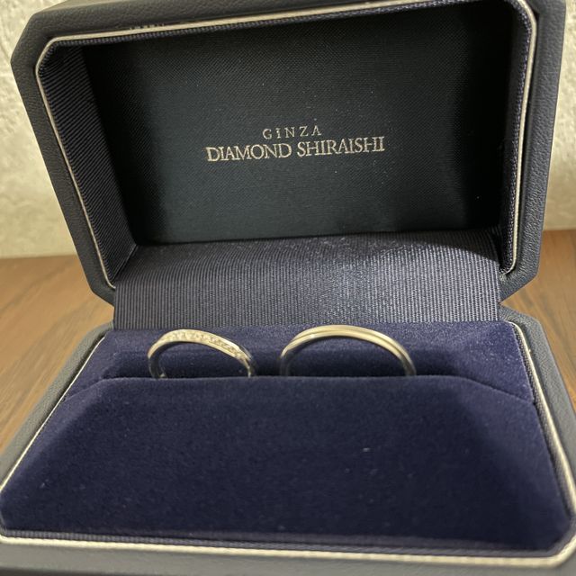 【銀座ダイヤモンドシライシの口コミ】 事前にネットで調べていて
実物の指輪をみたところ
デザインがやはり自分…