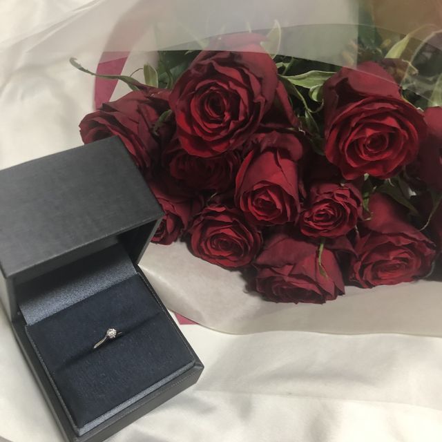 【ラザール ダイヤモンド(LAZARE DIAMOND)の口コミ】 婚約指輪と結婚指輪のデザインの相性を重要視して選びました。つけ心地は…