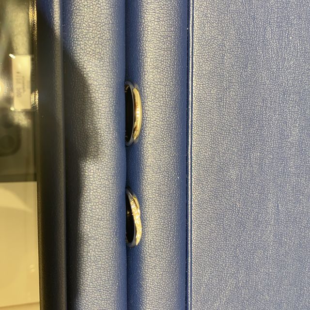 【銀座ダイヤモンドシライシの口コミ】 三店舗ほど回り、ななめにダイアモンドが入ってる指輪が自分に合っている…