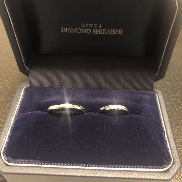 【銀座ダイヤモンドシライシの口コミ】 私の指輪のデザインは、小さなダイヤが沢山詰まっているので光に当たると…