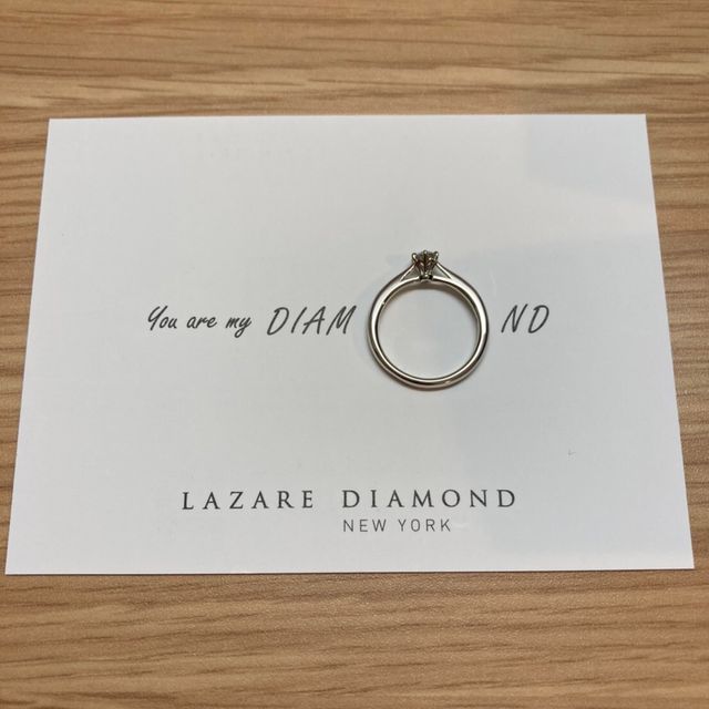 【ラザール ダイヤモンド(LAZARE DIAMOND)の口コミ】 デザインはシンプルなものをさがしていました。
他の店舗も見ましたが自分…