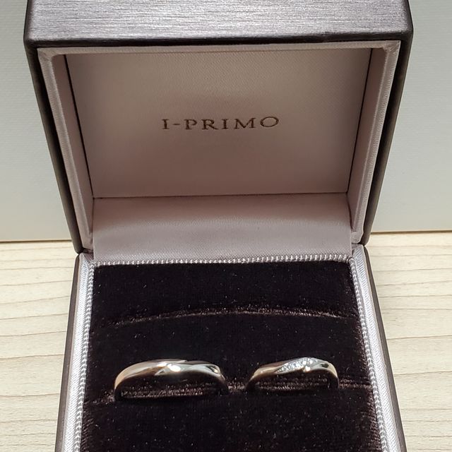 【アイプリモ(I-PRIMO)の口コミ】 プラチナとI-PRIMOオリジナルのブラウンゴールドを合わせた色と指輪の持つ…