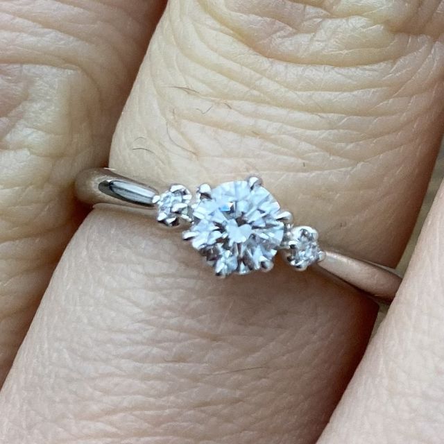 【AFFLUX(アフラックス)の口コミ】 細身のスッキリしたデザインが気に入りました。いろんな指輪を見ましたが…