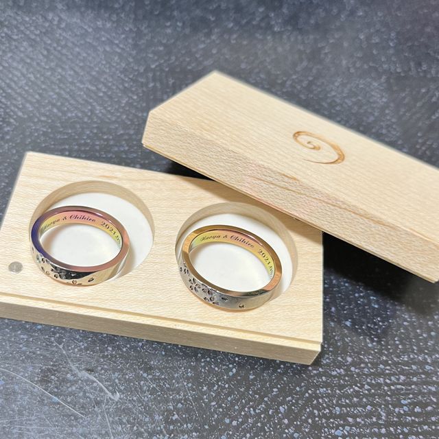 【SORA(ソラ)の口コミ】 ２つ合わせて桜の模様が完成するデザインにひかれました。色も光の反射で…