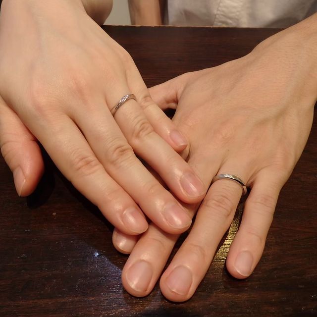 【ith(イズ)の口コミ】 セミオーダーでお願いしたため、質感やダイヤの入れ方、デザインなどが全…