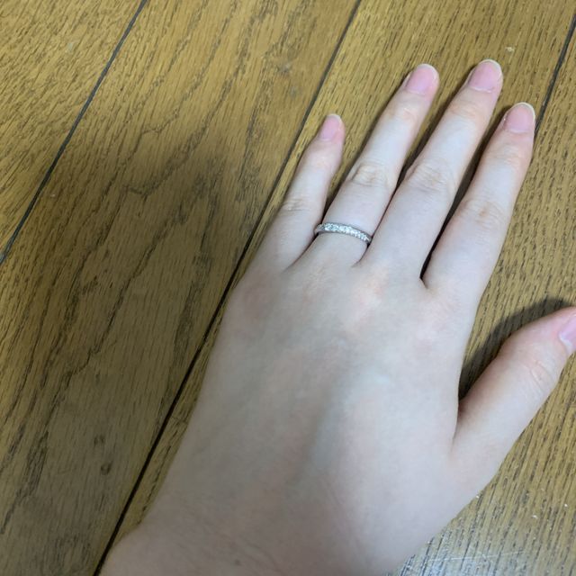 【銀座ダイヤモンドシライシの口コミ】 どの角度から見てもキラキラ光る特殊なカットを施しているとの事と、つけ…