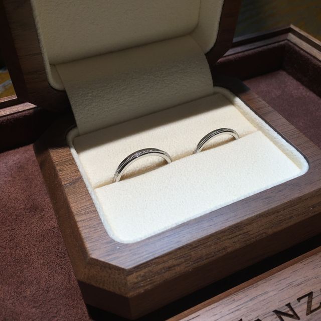 【TANZO.(鍛造指輪)の口コミ】 フルオーダーなのでイメージどおりの指輪を作っていただきました。
丸いミ…