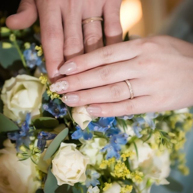 【SIENAROSE(シエナロゼ)の口コミ】 夫の地黒の肌に馴染む色にしたかったので、シルバー・ゴールド色も試しま…