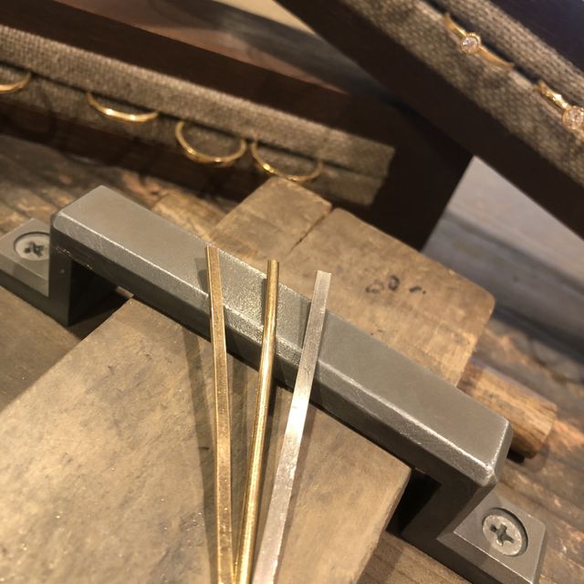 【鎌倉彫金工房の口コミ】 シルバーリングをこちらのお店で手作りした際に、店員さんの接客がとても…