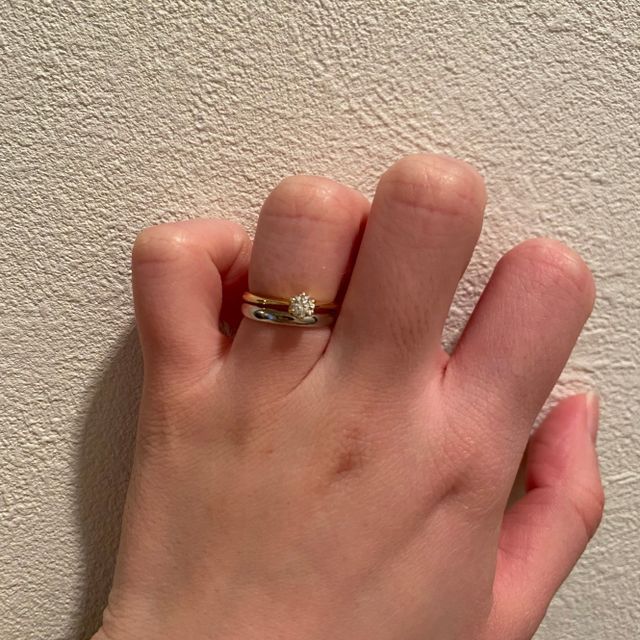 【COCCO(コッコ)の口コミ】 指輪の色やデザイン、値段、またダイヤの鑑定書がついたのが良かったから…