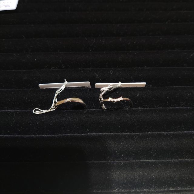 【TRECENTI(トレセンテ)の口コミ】 プラチナでも金属アレルギー持ちでも使える素材で良かったです。
デザイン…