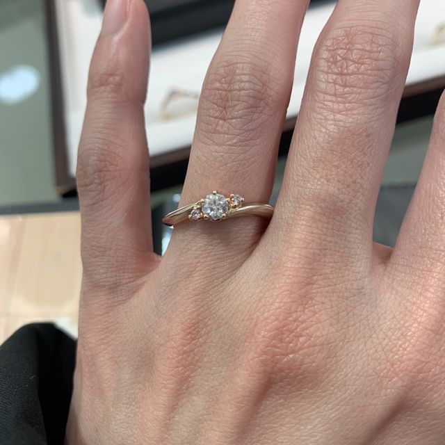 【杢目金屋(もくめがねや)の口コミ】 木目金屋の指輪には木目の様な模様があり、かなり好き嫌いが分かれる部分…