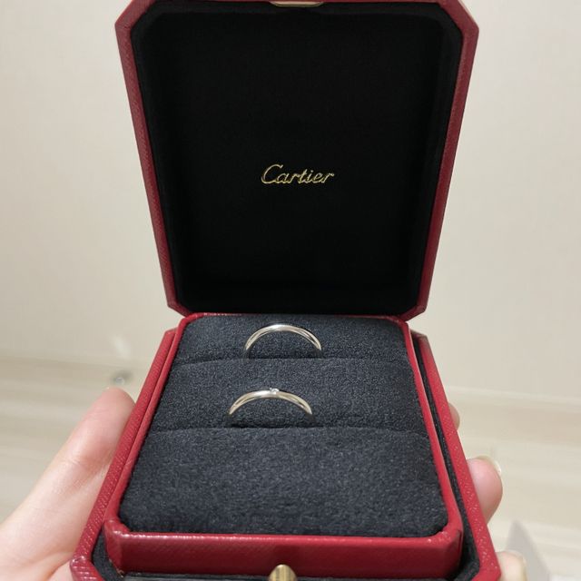 【カルティエ(Cartier)の口コミ】 2人ともシンプルでお洒落なデザインを探していました。シンプルだからこそ…
