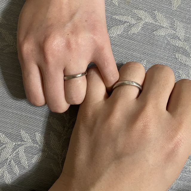 【ケイウノ ブライダル(K.UNO BRIDAL)の口コミ】 木目のデザインが素敵だなと思い、購入を決めました。シェアのデザインも…