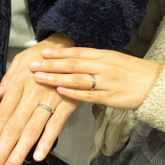 【輪-RIN-の口コミ】 ひねりのあるデザインで探しておりいろいろと悩みましたが、お互いにデザ…