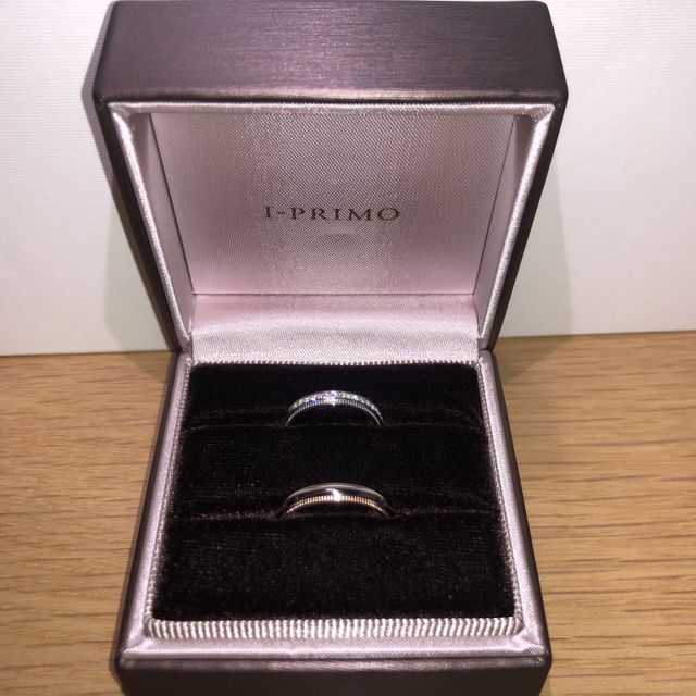 【アイプリモ(I-PRIMO)の口コミ】 私は幅が太めで、妻はキラキラした指輪を探していたので、アイプリモさん…