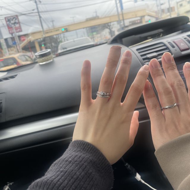 【N.Y.NIWAKA(ニューヨークニワカ)の口コミ】 デザインがきらきらしててかわいかったし、丈夫そうだった。婚約指輪と形…