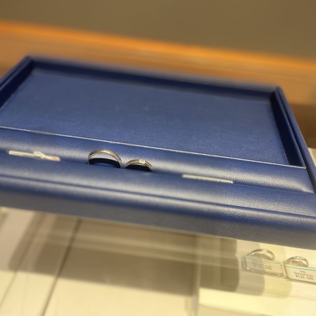 【銀座ダイヤモンドシライシの口コミ】 ・シンプルでギラギラしない
・ダイヤは欲しい
・周りとあまり被らないよ…