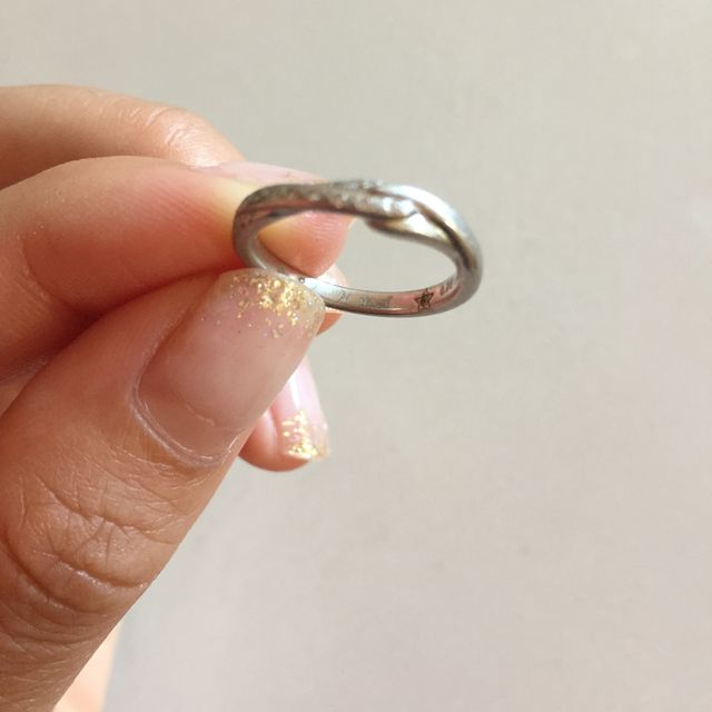 【STAR JEWELRY(スタージュエリー)の口コミ】 どんな服装にも合うように、シンプルなものを探していました。
一目で可愛…