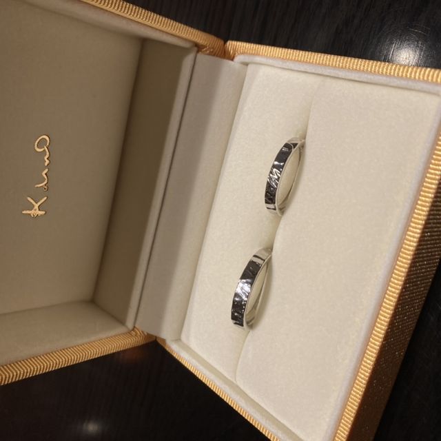 【ケイウノ ブライダル(K.UNO BRIDAL)の口コミ】 デザインが豊富で色々見ましたが、特徴的なデザインが印象的な指輪でした…