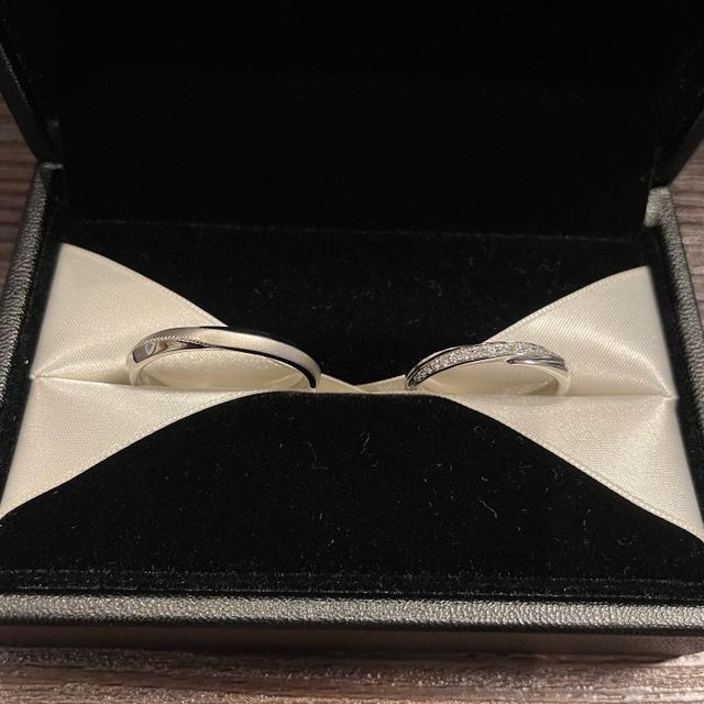 【エクセルコダイヤモンド(EXELCO DIAMOND)の口コミ】 お互いが好きなデザインを選んでも統一感があっていいところ。
一生身につ…