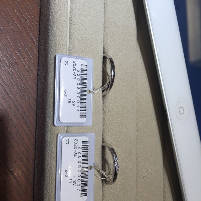 【TRECENTI(トレセンテ)の口コミ】 ダイヤモンドがキラキラ輝いて、とても綺麗でした。シンプルなデザインな…