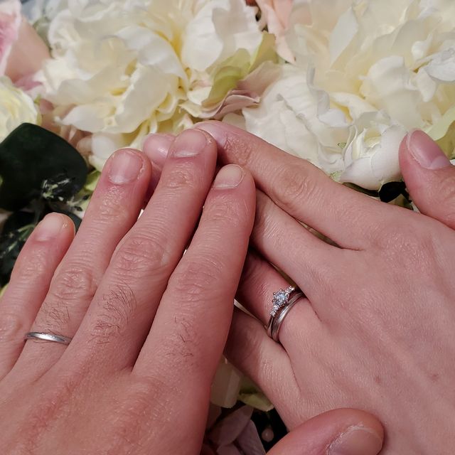 【アイプリモ(I-PRIMO)の口コミ】 マットのデザインで探していて値段も予算内で、、2人で決めました。婚約指…