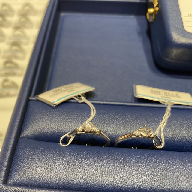 【銀座ダイヤモンドシライシの口コミ】 数え切れないくらいの指輪のデザインがありました。だいたいのイメージを…