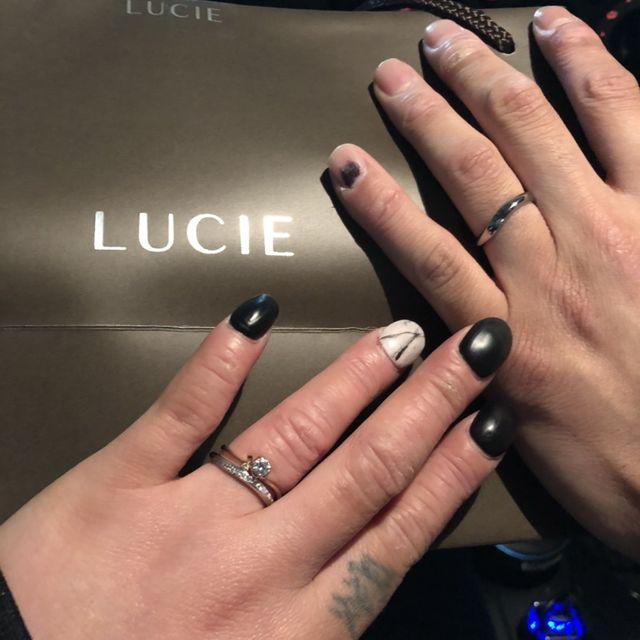 【LUCIE(ルシエ)の口コミ】 嫁さんの好みと、婚約指輪との相性で決めました！！
ペアの指輪それぞれが…