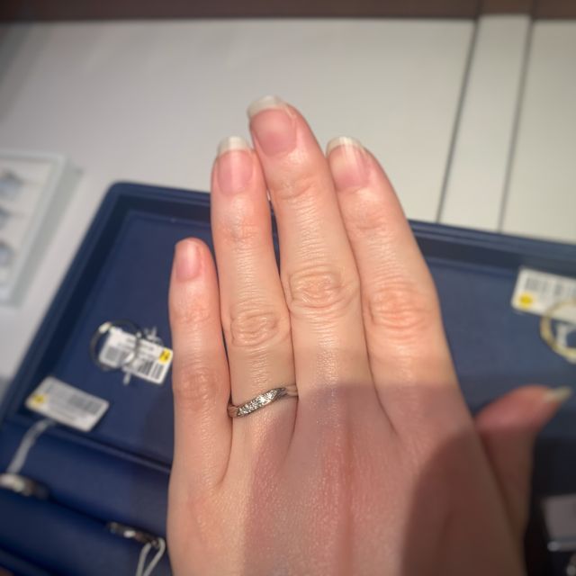【銀座ダイヤモンドシライシの口コミ】 デザインが豊富で自分の好みのデザインが見つかるのではないかと思います…