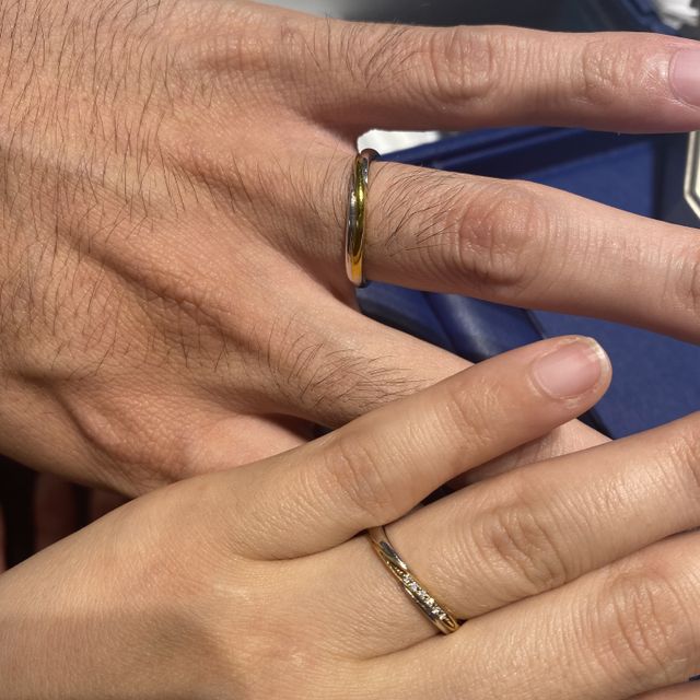 【銀座ダイヤモンドシライシの口コミ】 ゴールドとプラチナ、悩んでえらべなかったが、どちらの色も絡んでいるこ…