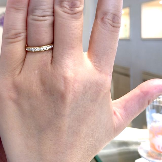 【ジュエリークラフトYAMAJIの口コミ】 ゴールドのエタニティリングで、ゴージャスだけど、とても上品でおしゃれ…