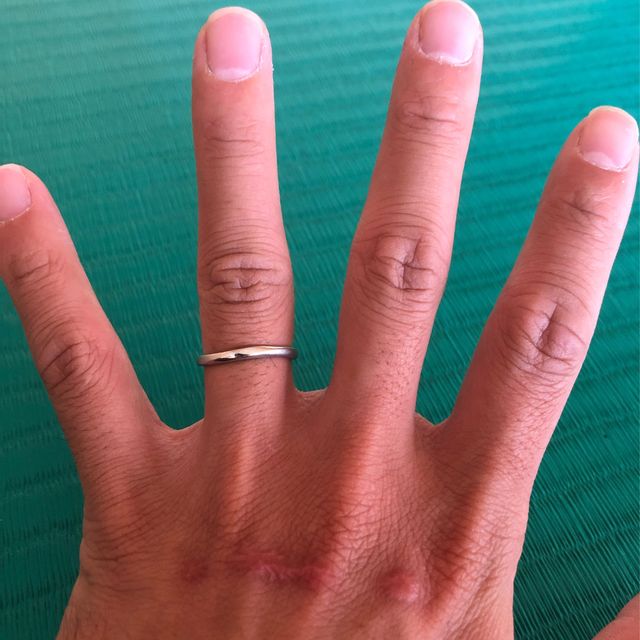 【CAFERING(カフェリング)の口コミ】 妻のチョイスで私も気に入りました。
妻と同じデザインで妻の方にダイヤが…