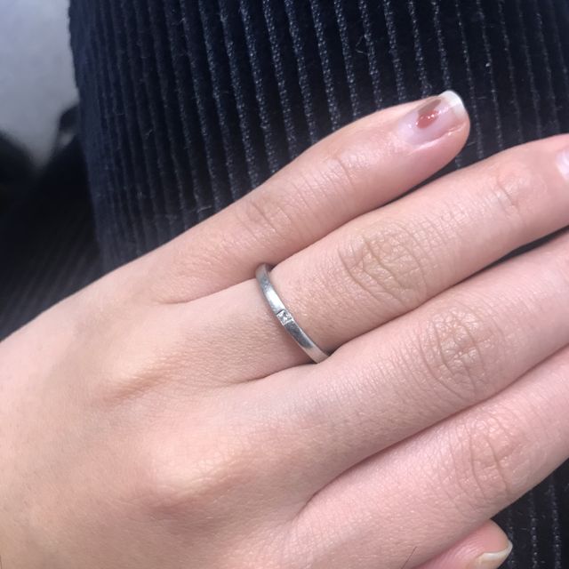 【エクセルコダイヤモンド(EXELCO DIAMOND)の口コミ】 婚約指輪がハーフエタニティに一粒ダイヤだったので、結婚指輪はシンプル…