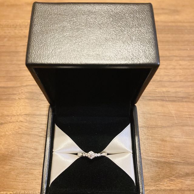 【エクセルコダイヤモンド(EXELCO DIAMOND)の口コミ】 ダイヤモンドの輝きがきれいだった事、そして、デザインが素敵だったこと…