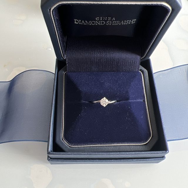 【銀座ダイヤモンドシライシの口コミ】 ダイヤモンドもとても綺麗でリングととても相性がよく購入意欲が湧きまし…