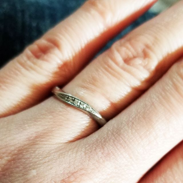 【銀座ダイヤモンドシライシの口コミ】 たようなデザインで、違うブランドのも見に行ったのですが、こちらの方が…