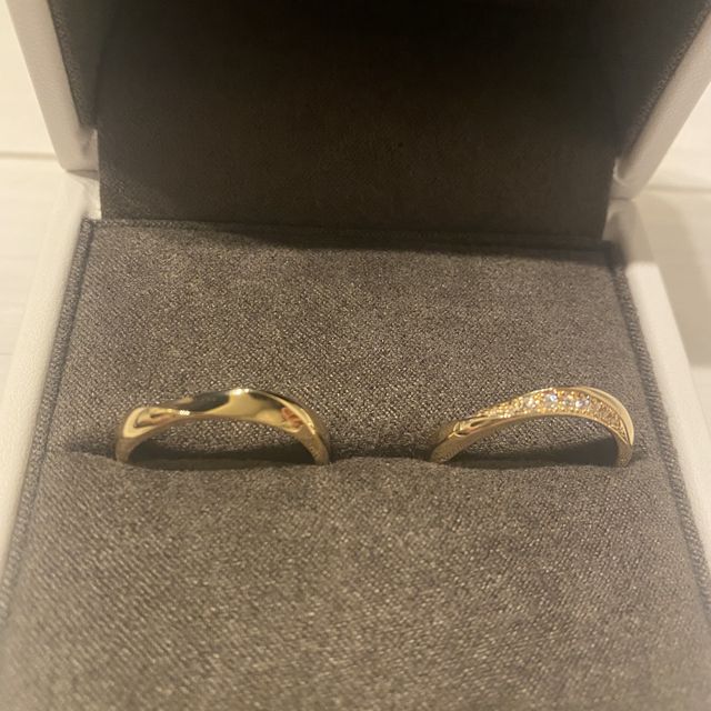 【BIJOUPIKO(ビジュピコ)の口コミ】 どの角度から見てもキラキラしているデザインと付け心地が良かったです。
…