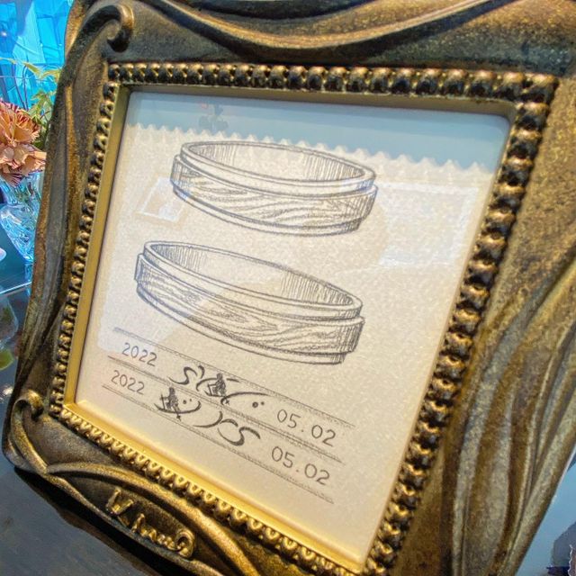 【ケイウノ ブライダル(K.UNO BRIDAL)の口コミ】 杢目金で好きな色を3色も入れることができました。また、刻印はスキーをモ…