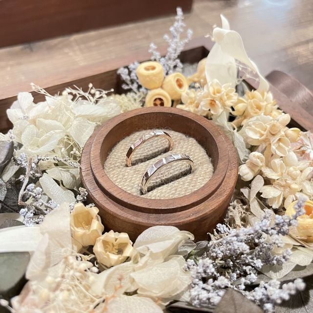 【鎌倉彫金工房の口コミ】 普段、趣味で海はよく行くので丈夫なプラチナを選びました。デザインは手…