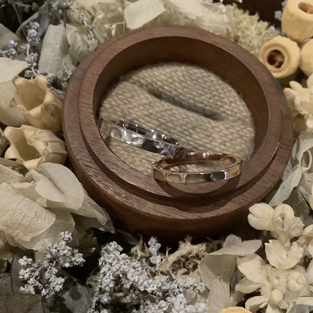 【鎌倉彫金工房の口コミ】 普段、趣味で海はよく行くので丈夫なプラチナを選びました。デザインは手…