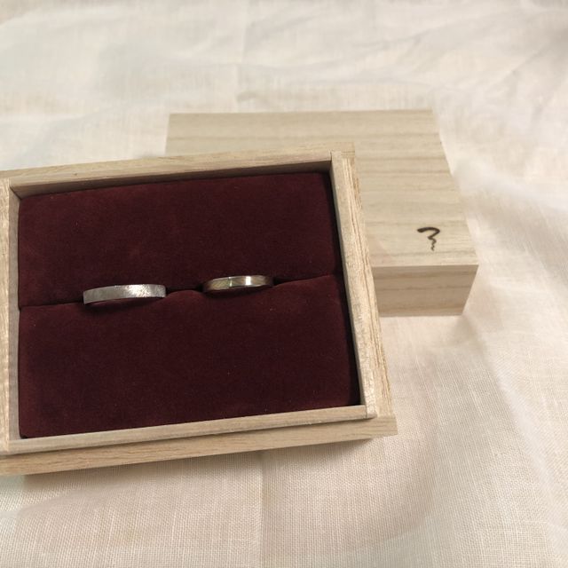【ichi(イチ)の口コミ】 購入の決め手はデザインです。
指輪を探してるとマッド仕上げのデザインは…