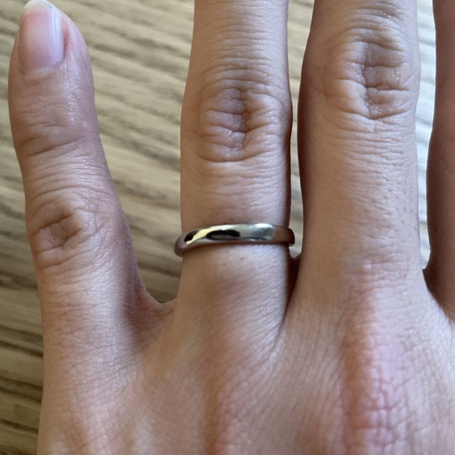 【銀座ダイヤモンドシライシの口コミ】 形やデザインをいろいろと見させていただきました。その中で普段からつけ…