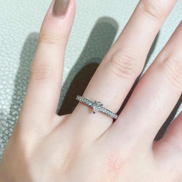 【ショーメ(CHAUMET)の口コミ】 立て爪のいわゆる婚約指輪の形は、引っかけてしまいそうで心配だったので…