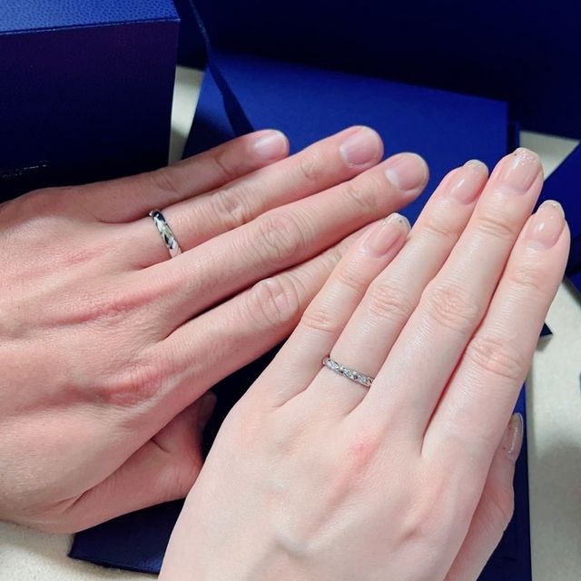 【ショーメ(CHAUMET)の口コミ】 男女同じデザインでつけられるもの、女性用にはダイヤがあるもので探して…