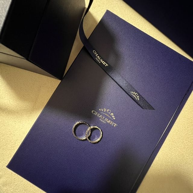 【ショーメ(CHAUMET)の口コミ】 男女同じデザインでつけられるもの、女性用にはダイヤがあるもので探して…